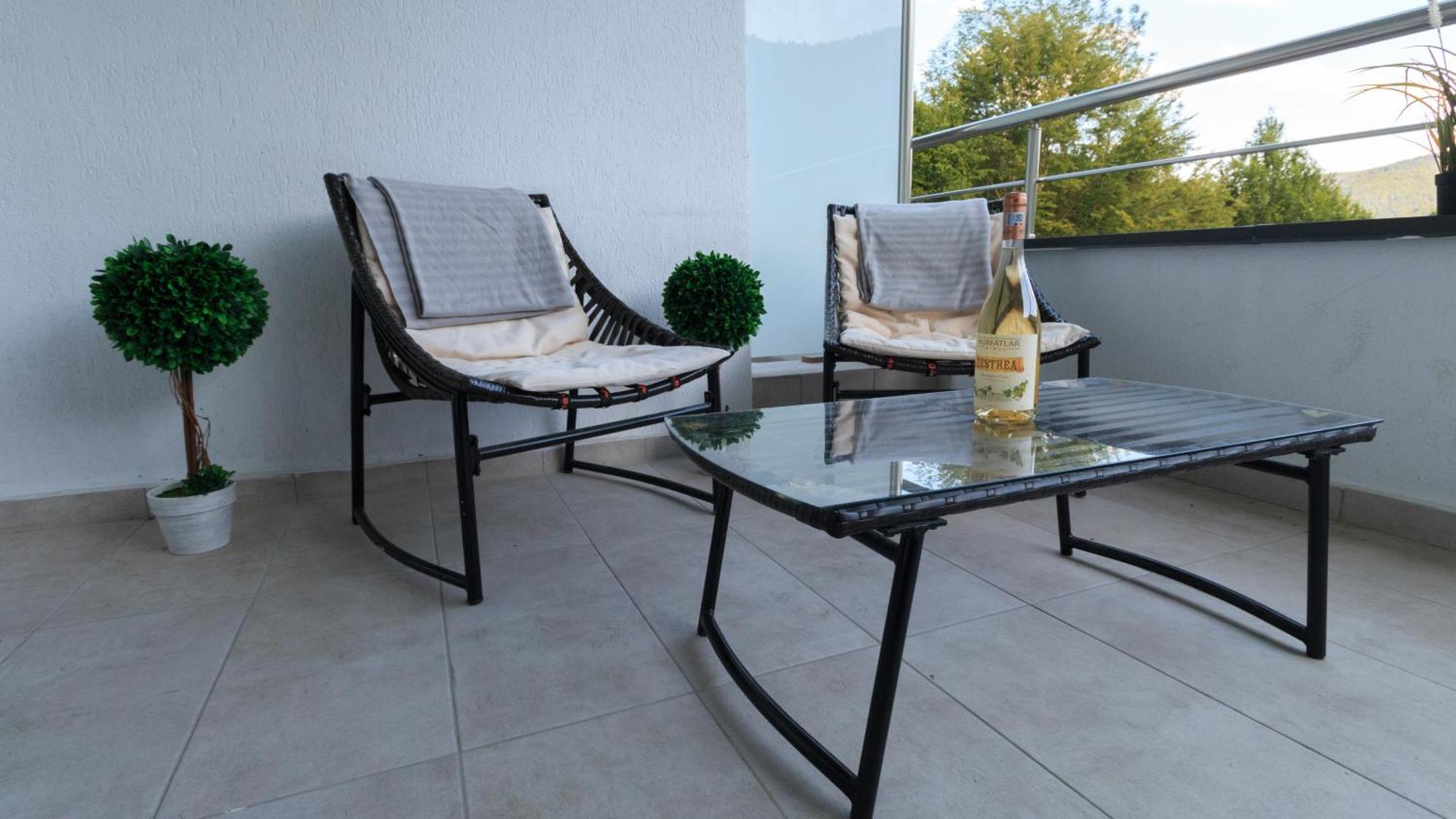 Panoramic Forest View - Balcony And Private Parking